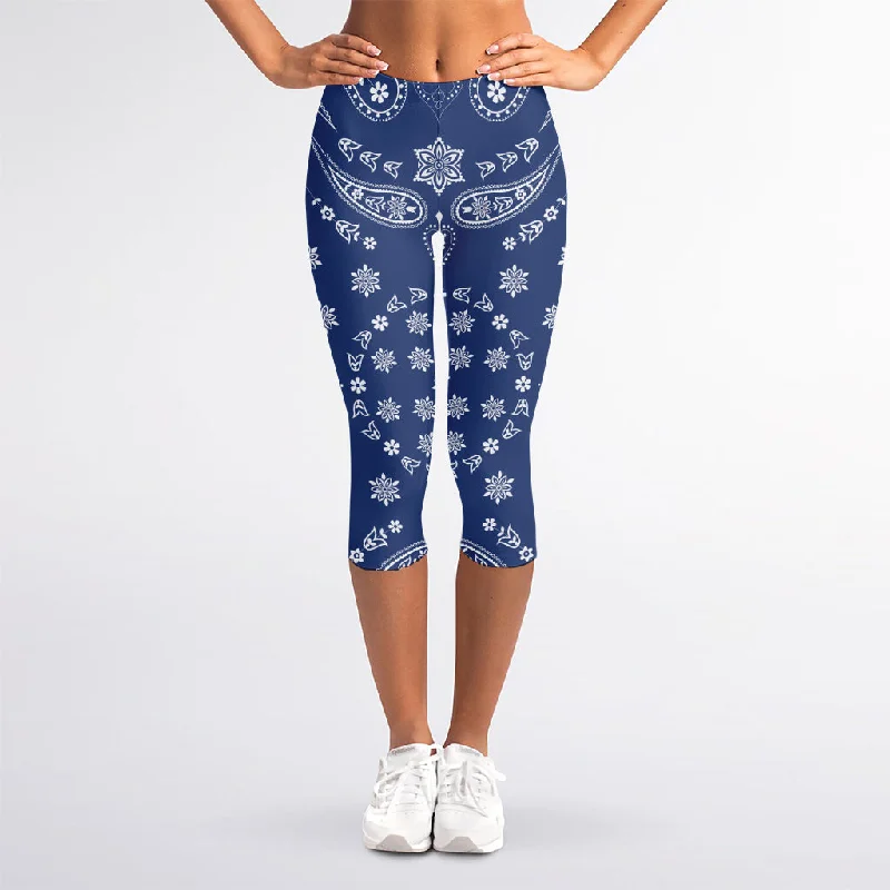 Extra Discounts Blue Paisley Bandana Print Women's Capri Leggings