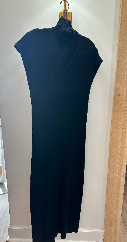 Last Chance Aconite knit Maxi Dress