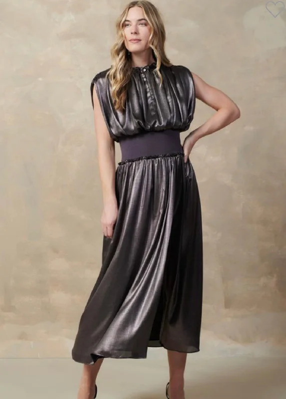 Time-Limited Offer Ruffled Midi Dress